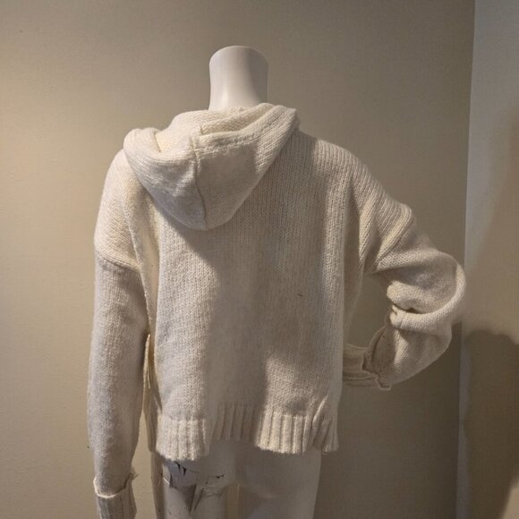 NWT Pink Republic Cropped Hooded Pom Pom Sweater Winter White S - Picture 6 of 6